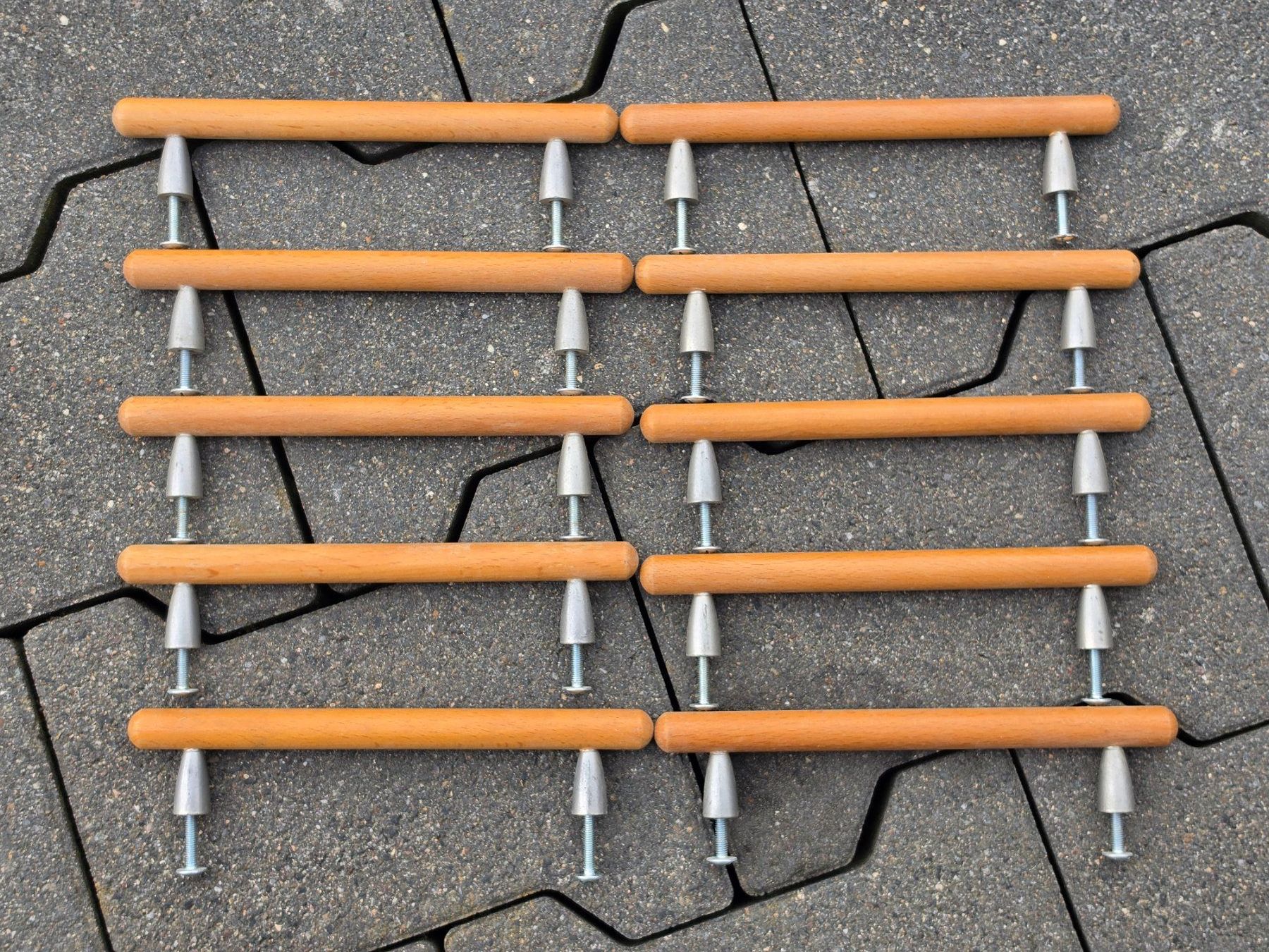 Ferramenta: 10  Holzgriffe mit Metallfuss – Usato da Lotzwil venduto da Sternharry 2
