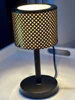 Mid-Century Design-Tischleuchte mit Kleeblatt-Lochmuster 