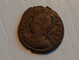 Konstantinopel / Römisches Reich / 330-348 / Bronze / Patina