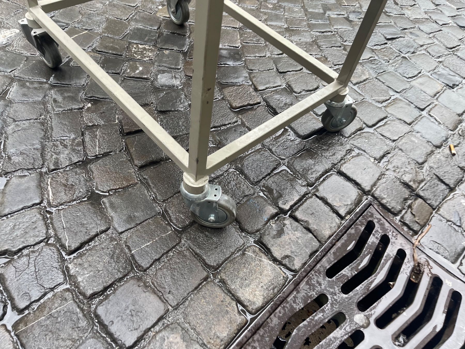 Durabase Sonstiges Tierzubehör: Garage oder Garage  Waage metal Lieferung moglich – Gebraucht aus Thun von Thuno6 1