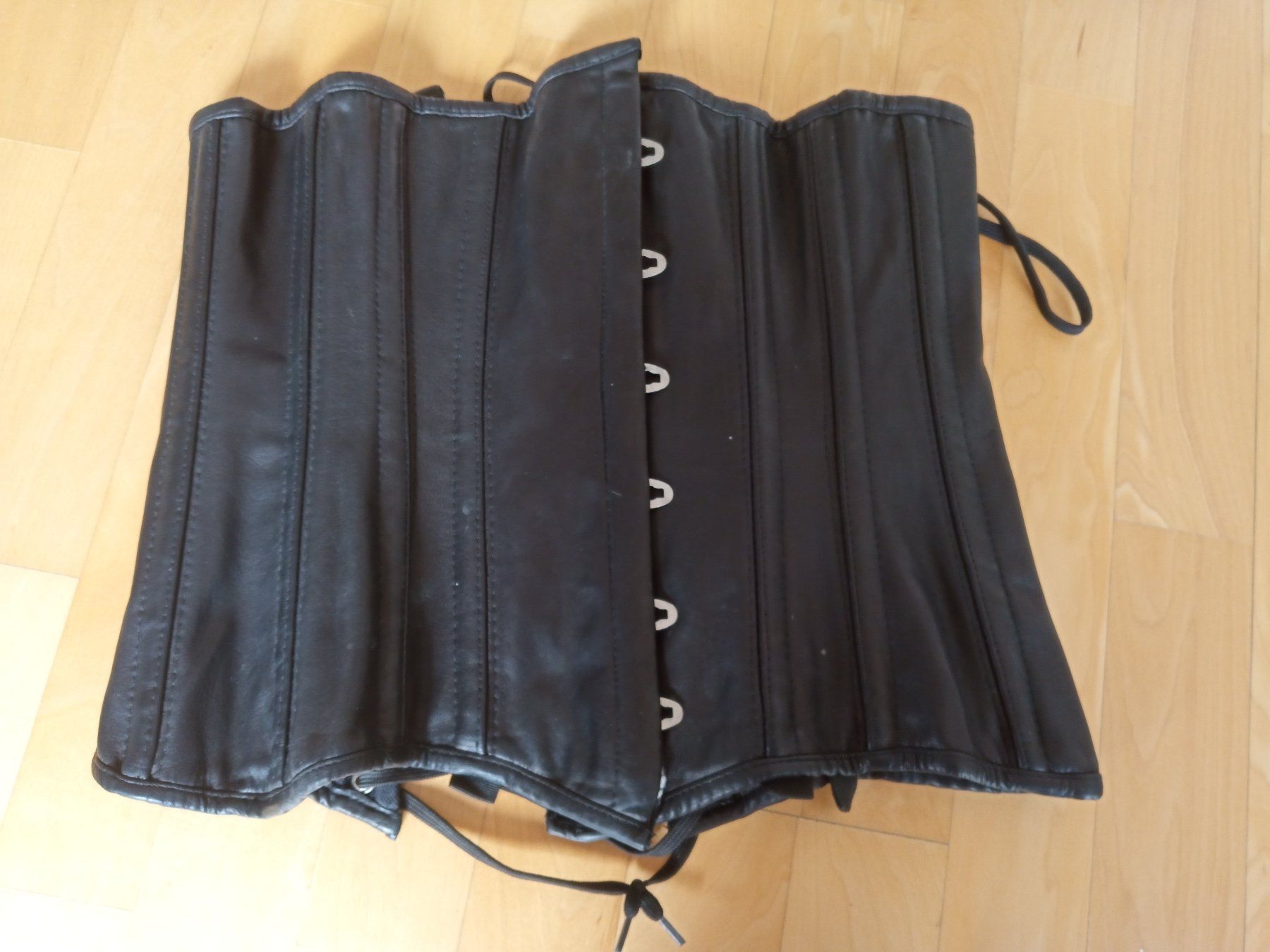 Biancheria intima: Leder- Korsage – Usato da Landquart venduto da MariaMagna