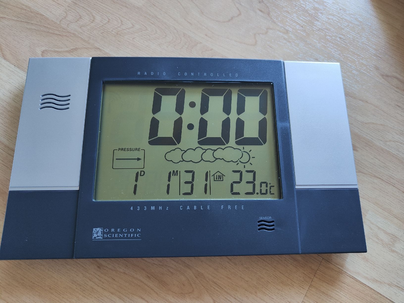 Oregon Scientific Altro per la casa: Wetterstation Oregon Scientific, OHNE AUSSENSENSOR – Nuovo (secondo la descrizione) da Unterägeri venduto da Meikelbein 1