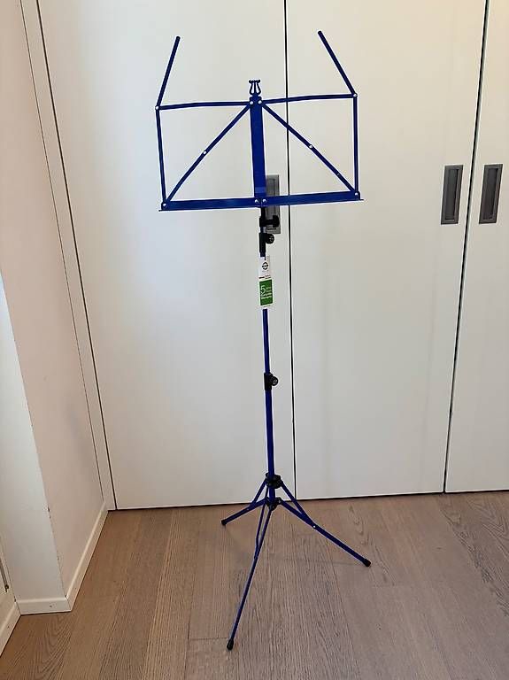 König & Meyer Supporti per strumenti musicali & leggii: K&M Notenständer blau, neuwertig – Usato da Zürich venduto da rem_8v6m 1