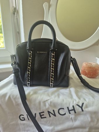 Borsa Givenchy nera con catene argento come nuova  mai usata