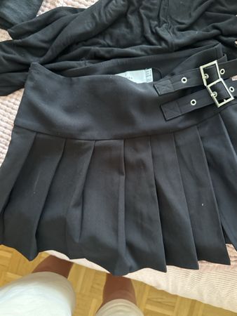 Jupe plissée noire style emo avec boucles, taille S 🖤