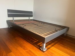 Bettgestell + Lattenrost