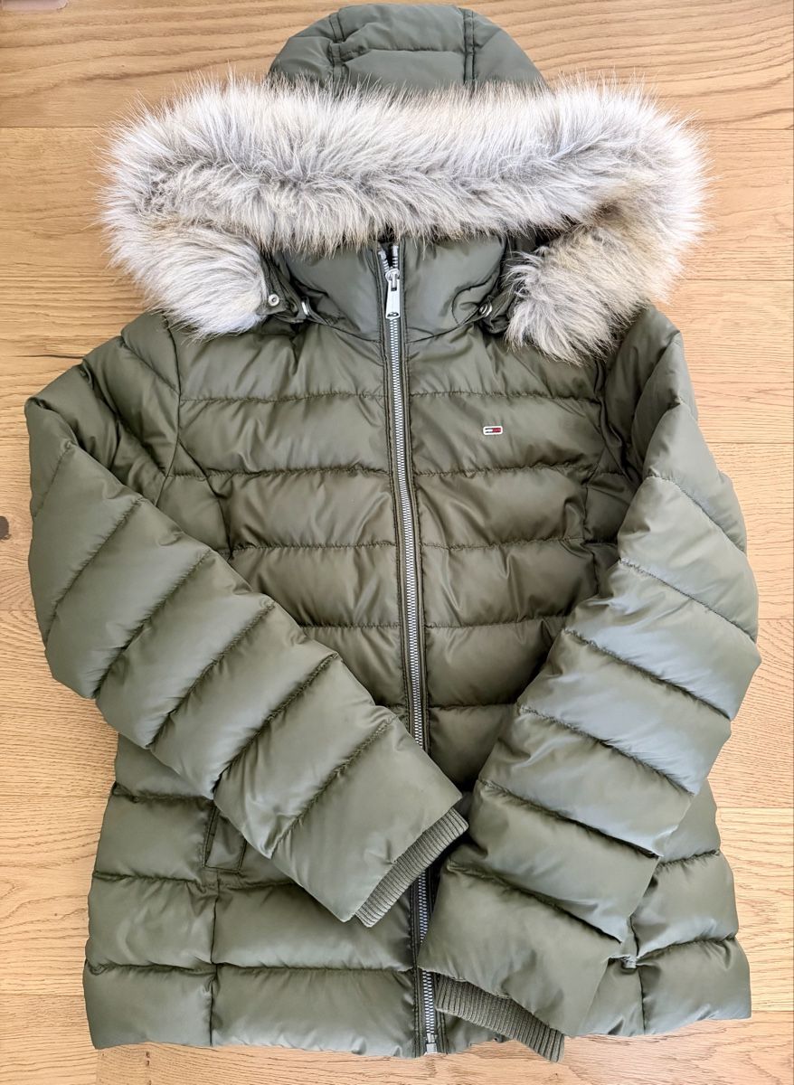 Tommy Hilfiger Jacken: Winterjacke Größe M – Gebraucht aus Flums von Sani81