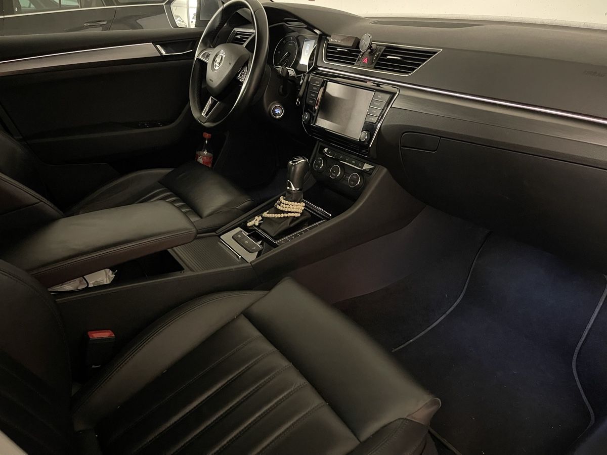 Skoda Automobili: Skoda Superb 2.0 TDI – Usato da Steinhausen venduto da PJ_23 8