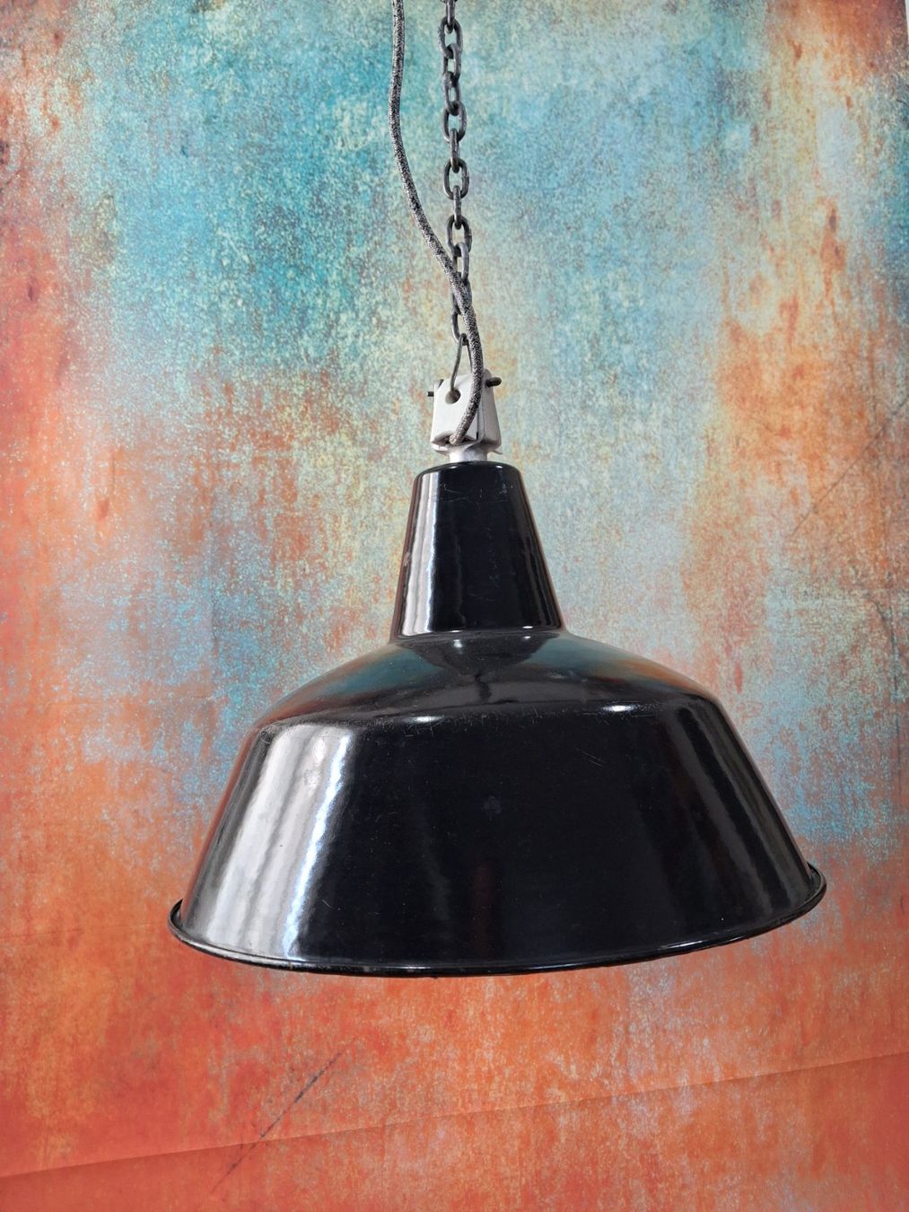 Lampen: Restaurierte Emaille Industrie Lampe – Gebraucht aus Winterthur von lampenretter 1
