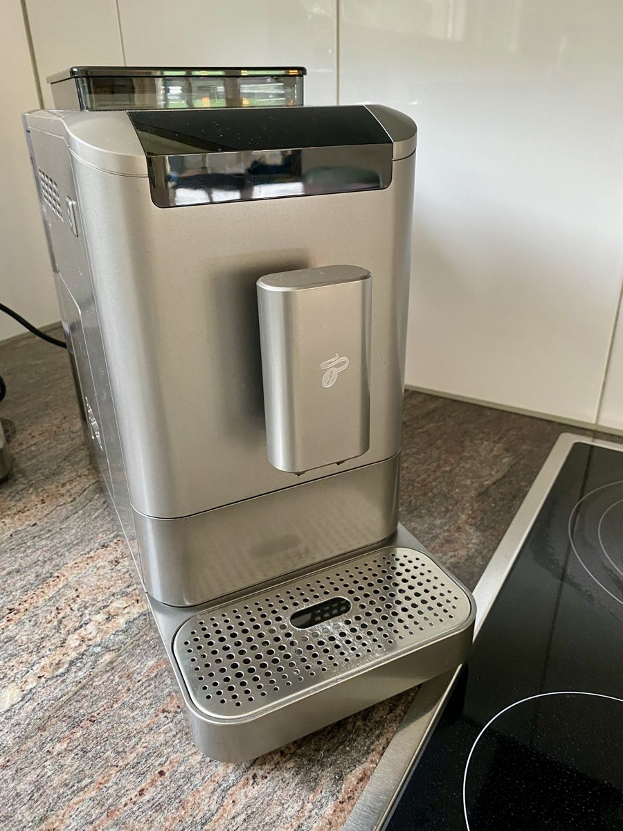 Tchibo Macchine per caffè & Macchine per espresso: Kaffeevollautomat – Usato da Küssnacht am Rigi venduto da Wir-3