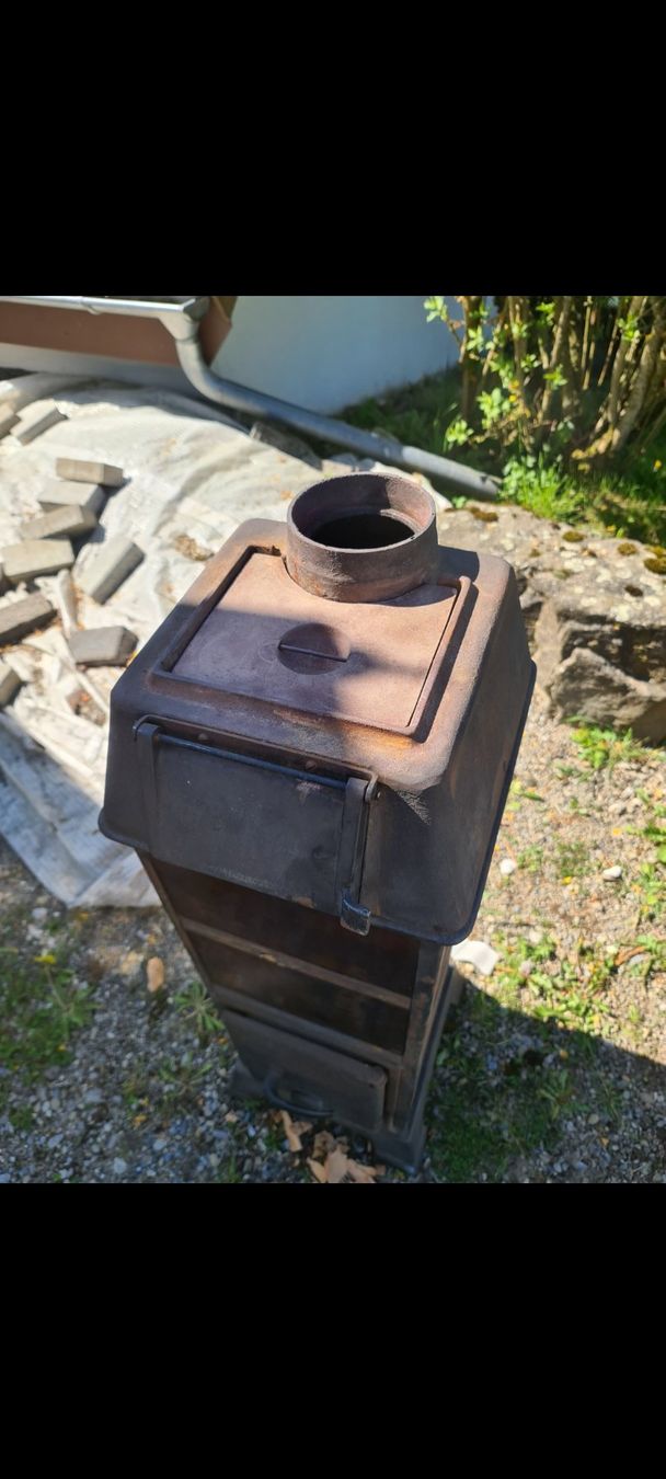 Altri mobili d'antiquariato: Antiker Ofen der Marke Sursee. – Usato da Niederlenz venduto da DaveDasWahnsinn 3