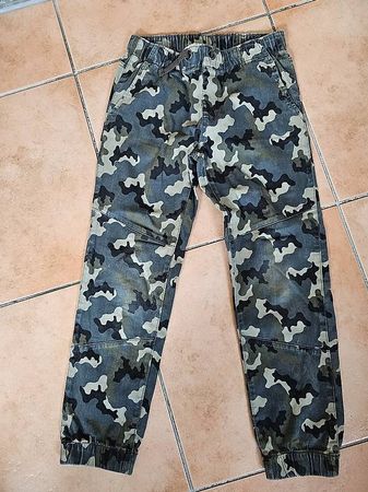 Hose Gr. 140 NEU