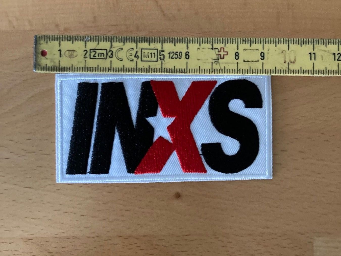 Toppe: INXS Patch Aufnäher Rock Punk Metal – Nuovo (secondo la descrizione) da Horn venduto da abutre72
