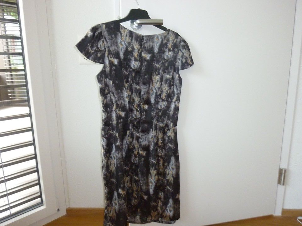 Vestiti: Grey mini dress, Size M, New – Nuovo (secondo la descrizione) da Zürich venduto da ewat 2