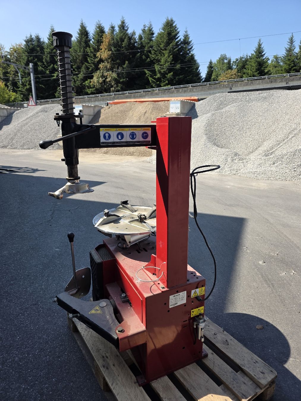 Toutes les machines: Reifenmontiermaschine – D'occasion à Baar par alf_682d