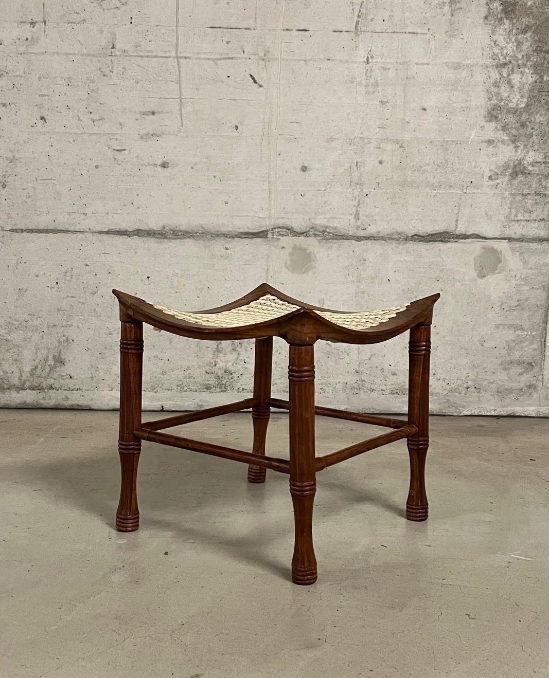 Hocker: 1 (von 2) hocker – Gebraucht aus Allschwil von rotocker 1