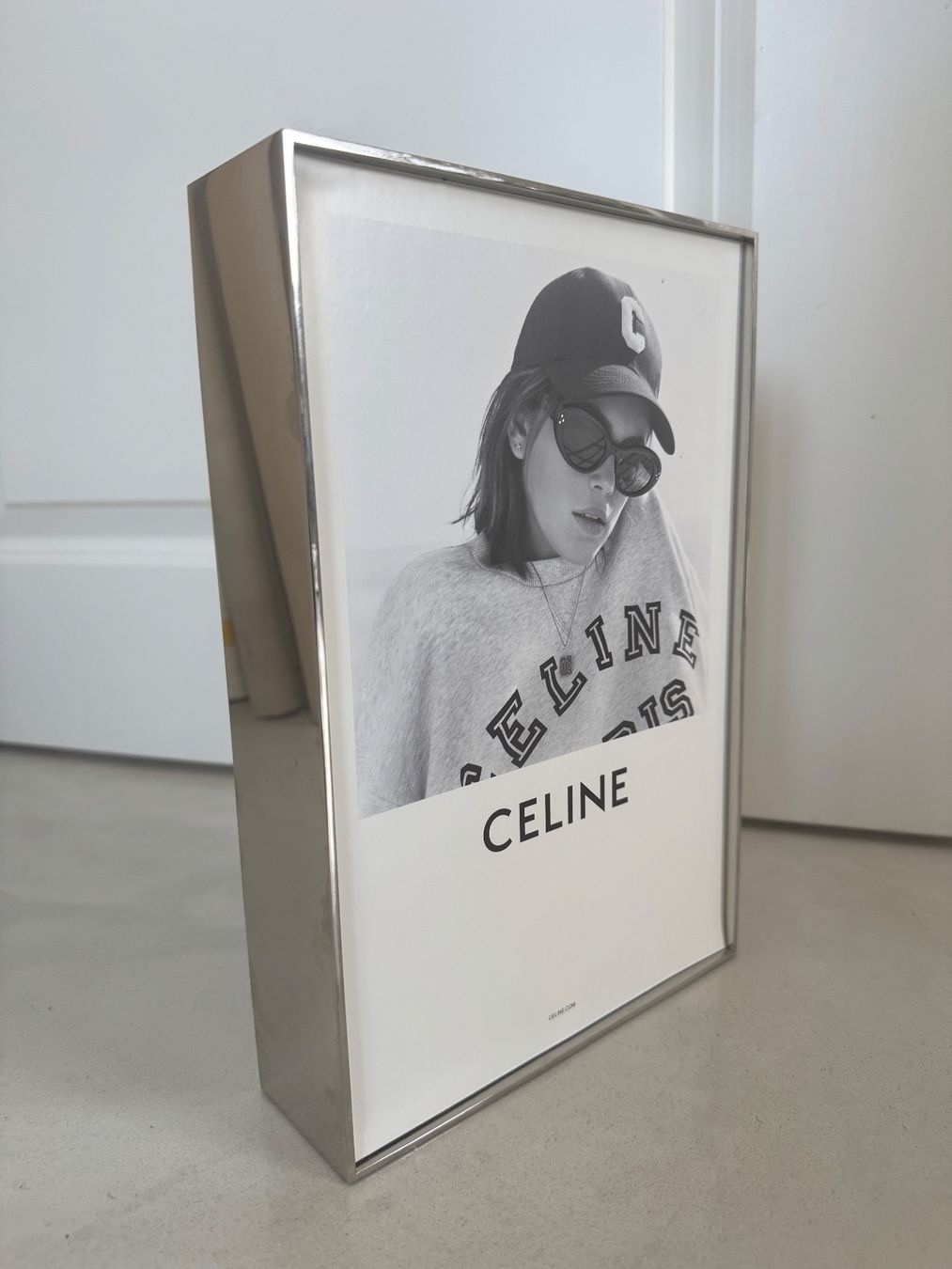 Cornici: Cadre original de la campagne CELINE 2022 – Usato da giffers venduto da sev_c9x9 3