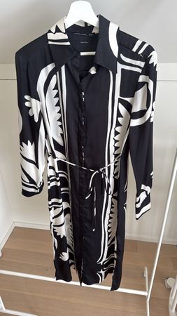 Schönes Sommerkleid, Grösse 369, Schwarz/Weiss Muster 👗😎 