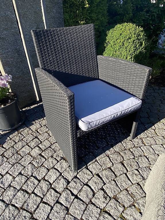 Set de table et chaises: Gartenmöbel 4Plätzig samt Tisch mit Glasplatte – D'occasion à Lüchingen par ebkaufsuche 2