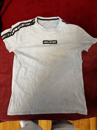 Türkisfarbenes Hollister-T-Shirt mit Logo, kurzärmelig, gebr