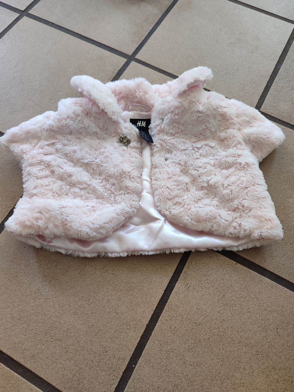 Lotti & Set di vestiti: 2 Jäckchen Mädchen Gr 122 – Usato da Mülligen venduto da locademalaga 2