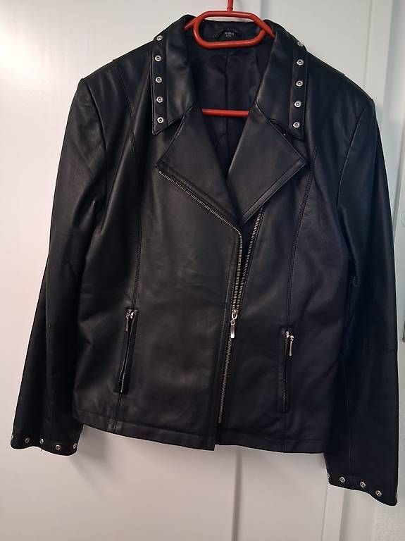 Giacche: Damen Lederjacke – Usato da Horgen venduto da cla_bv5q