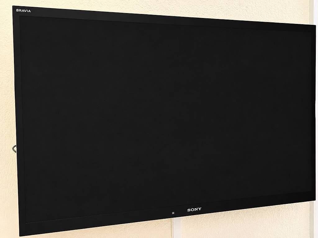 Televisori: Sony Bravia 46" (117 cm)  – Usato da Fontainemelon venduto da moreljm