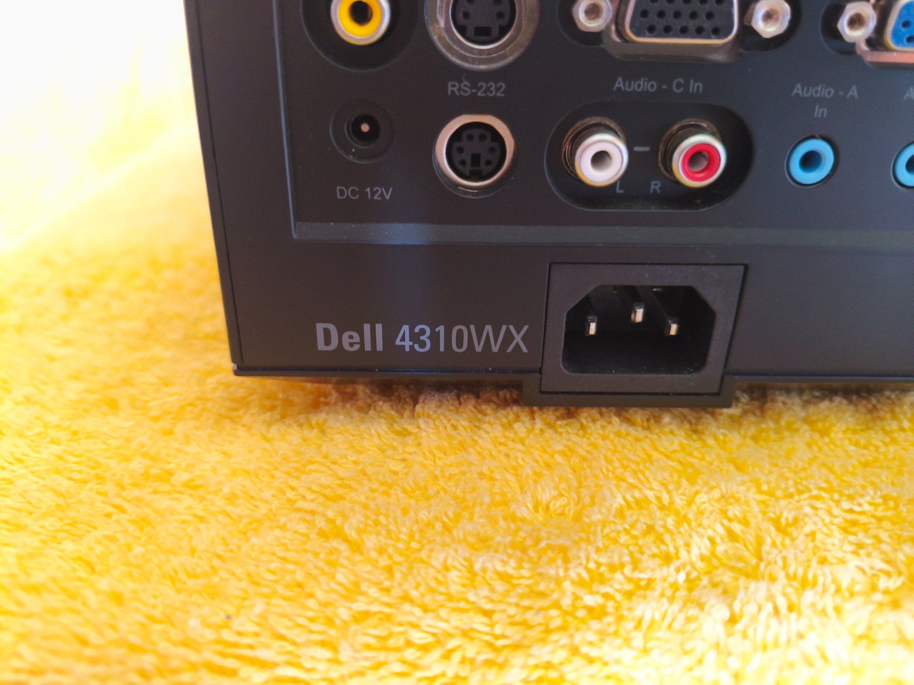 Proiettori: DELL Beamer 4310WX defekt – Difettoso da Unterbäch VS venduto da ricirici55