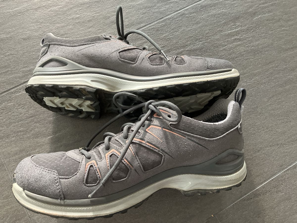 Lowa Damenschuhe: Lowa Trekkingschuhe Gr. 40 – Gebraucht aus Schüpfheim von mami2020 1