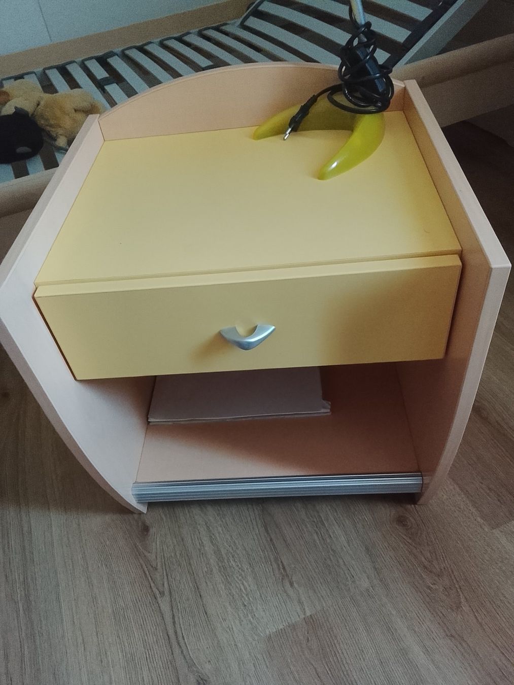 Pfister Comodini: Table de chevet pour enfant Pfister – Usato da Chavornay venduto da didou2009 2