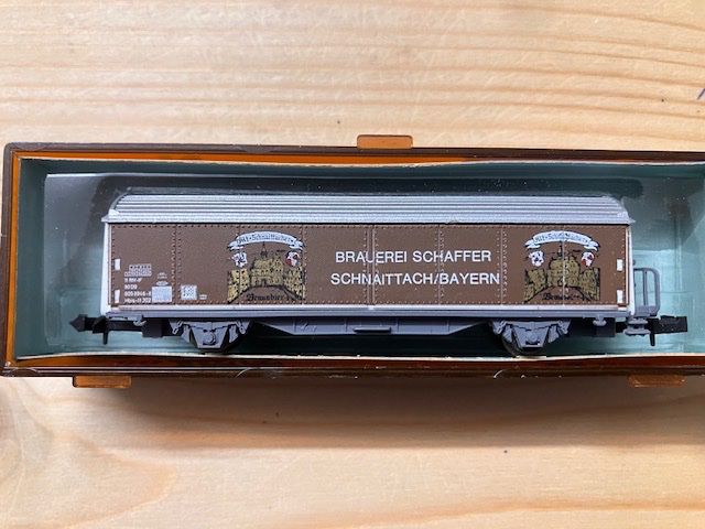 Roco Modellini di ferrovie: Roco Spur N DB Habis "Schaffer Bier, Bayern" – Nuovo (secondo la descrizione) da Thalwil venduto da Trainspotter 2