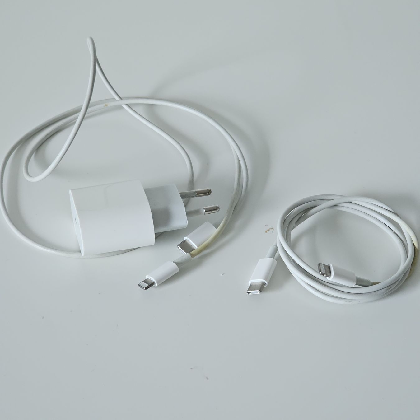 Apple Caricabatterie: Apple Charger, 2x Cable USB-C to Lightning used – Usato da Matten b. Interl venduto da Vanilla8