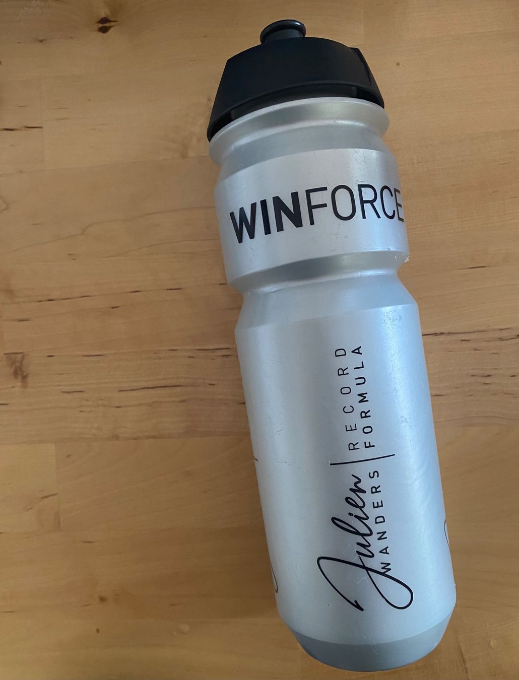Trinkflaschen & Thermosflaschen: Winforce Julien Wanders Record Formula Trinkflasche – Gebraucht aus Münsingen von lyf_j8ng