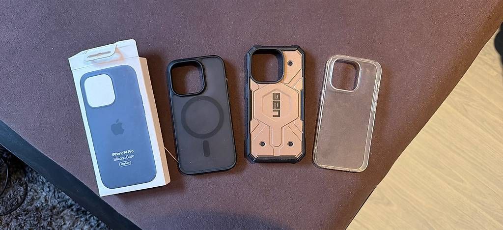 Cover & Protezioni schermo: Hülle Iphone 14 Pro – Usato da Breil/Brigels venduto da David-Cavegn
