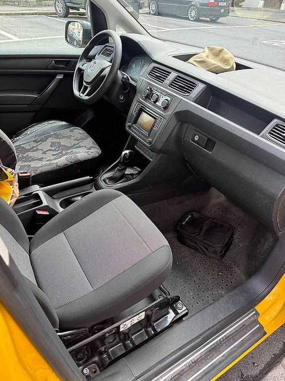 Veicoli commerciali: VW CADDY TDI 4x4 Automat  – Usato da Chur venduto da Cardinal1 7