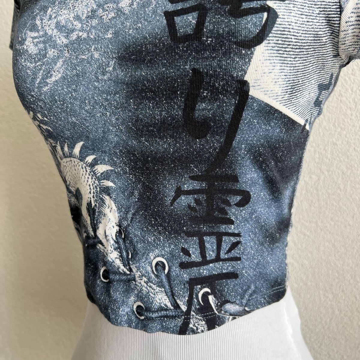 Bershka Top: Bershka Y2K Print Top S – Nuovo (secondo la descrizione) da Tagelswangen venduto da SpicyChicken 2
