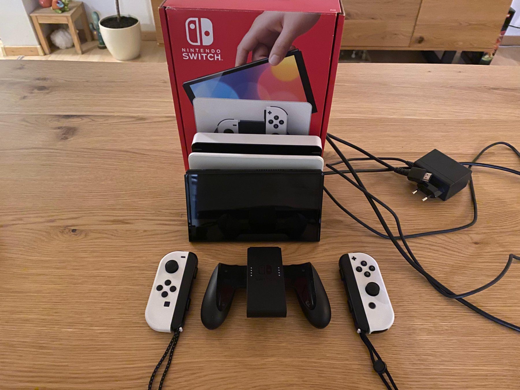 Nintendo Console: Nintendo Switch OLED mit viel Zubehör – Usato da Wohlen AG venduto da Pulse_F7