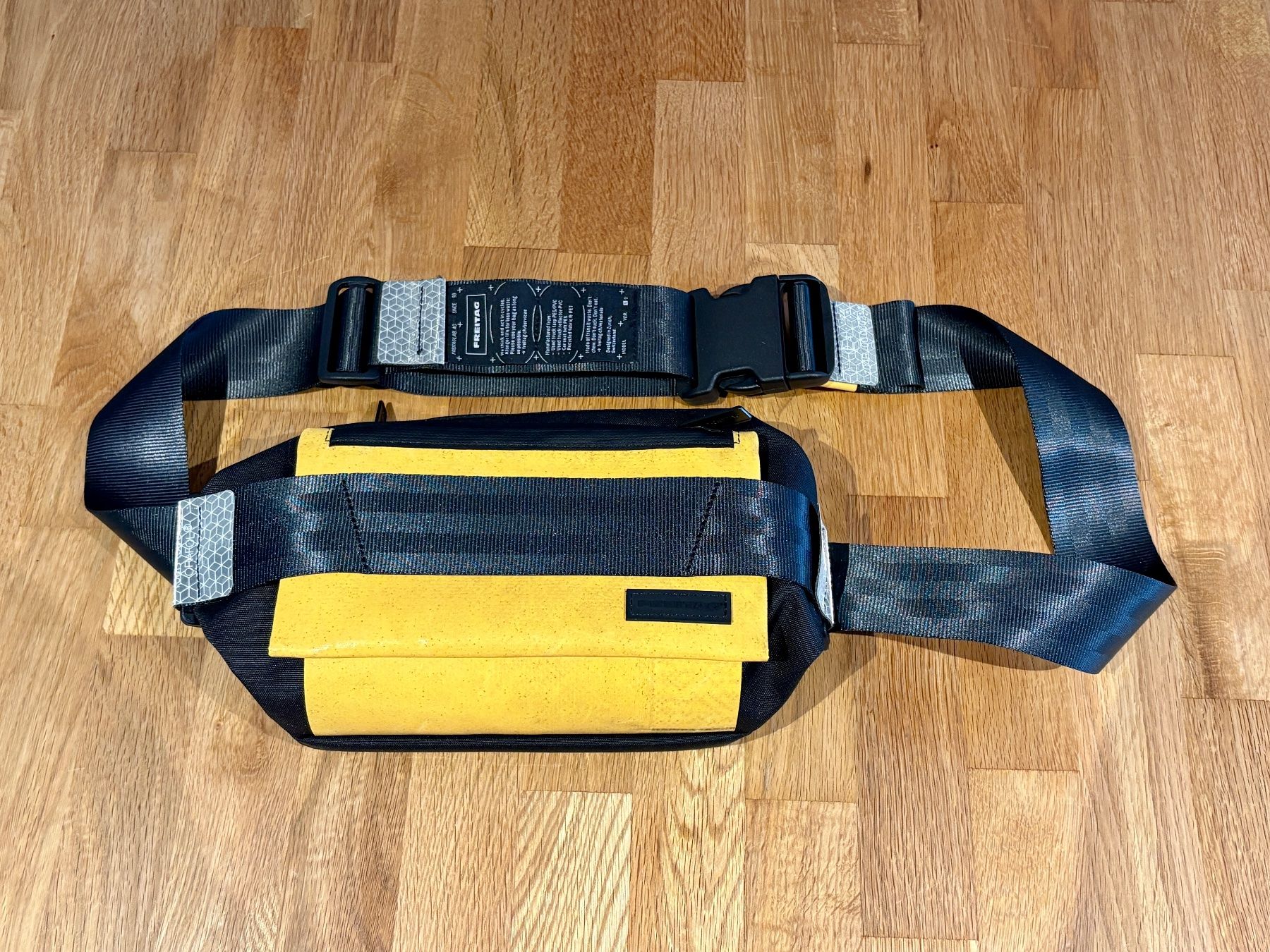 Freitag Borse: FREITAG F670 WARREN MEDIUM - Giallo – Nuovo (secondo la descrizione) da Sigirino venduto da Aub1