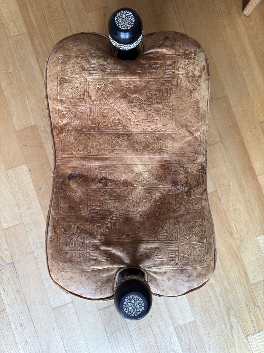 Sgabelli: Vintage Kamelhocker Leder / camel saddle stool – Usato da Zürich venduto da benshume 1