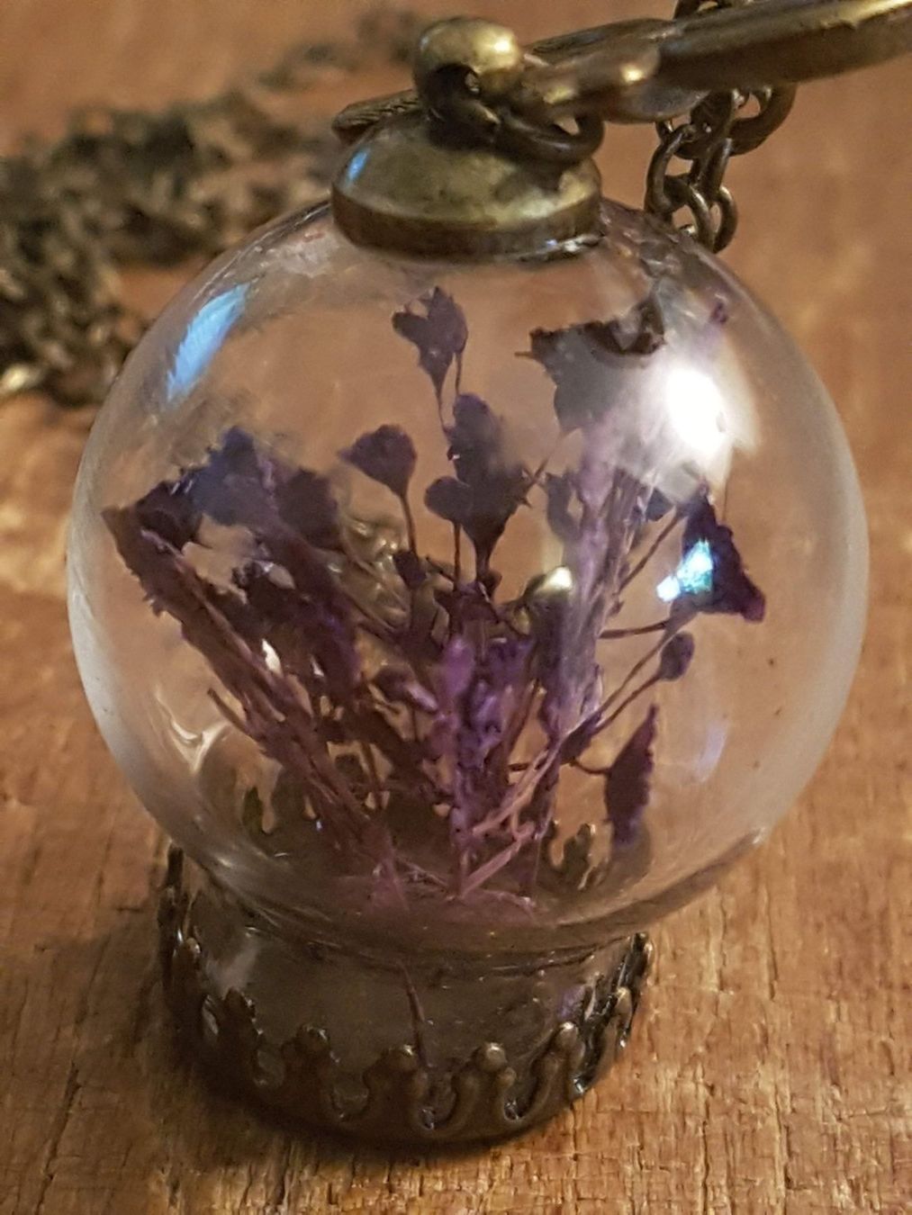 Catenine: Kette mit Glasanhänger mit Blümchen – Usato da Ettingen venduto da Maranathatalitha 1