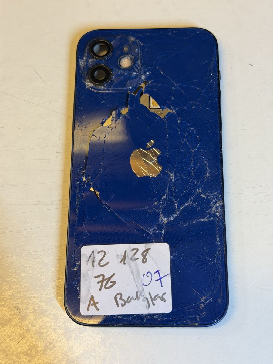 Apple Portables: iPhone 12 Gehäuse  – Défectueux à Chur par beverlyone 3