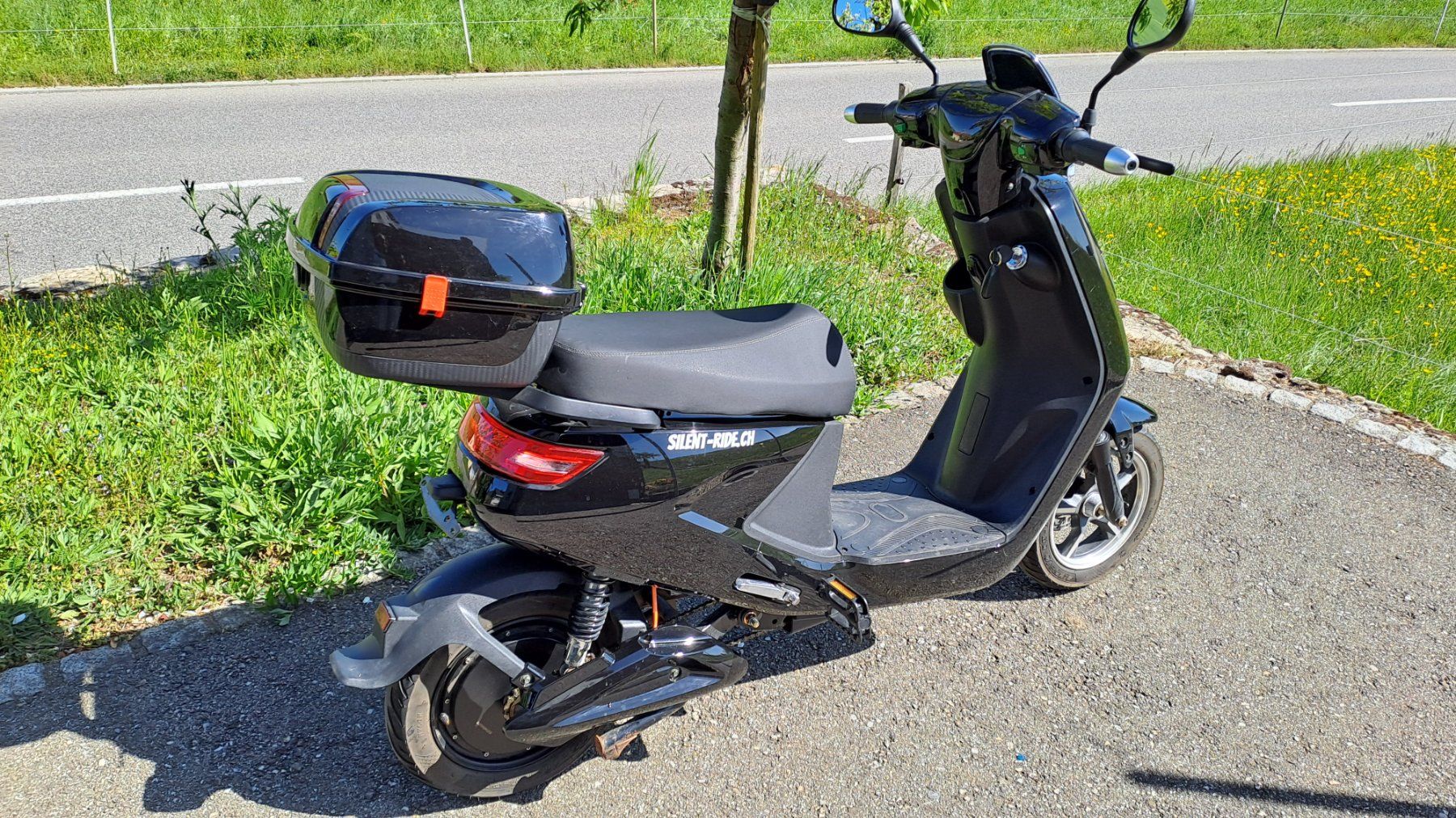 Scooter: E-Scooter x1 bis 25km/Std. – Usato da Stüsslingen venduto da Asta99 1