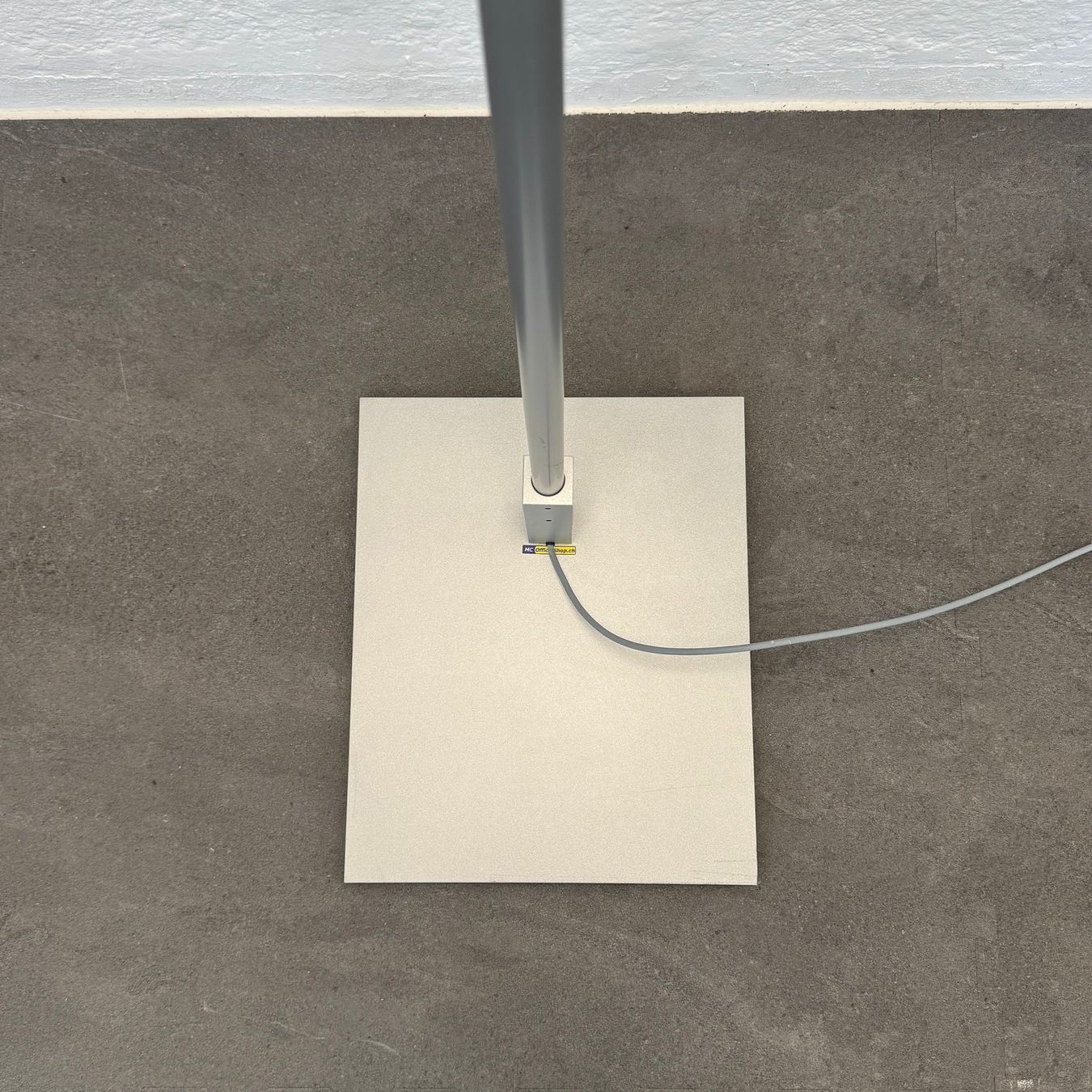Regent Lampade: Regent Level LED Stehleuchte – Usato da Schönenwerd venduto da mcofficeshop 3
