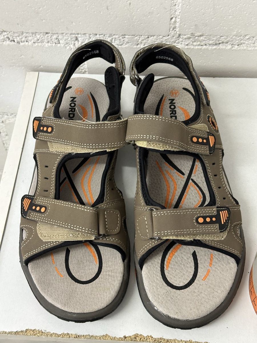 Scarpe da uomo: NEU Nordcap Herrensandalen grösse 44 – Nuovo (secondo la descrizione) da Thun venduto da jeff070