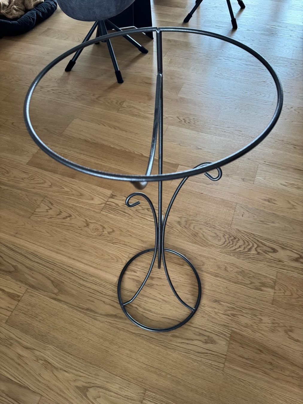 Altro per la casa: AKTION Ständer mit Glasschale – Usato da Flums venduto da Hrroland 3