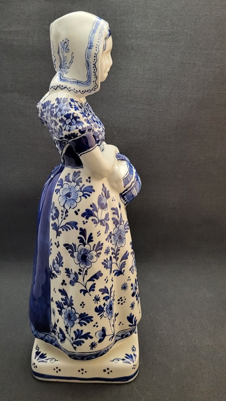 Figuren: Porzellan-Figur "Bäuerin" DELFT – Gebraucht aus Basel von spinne02 6