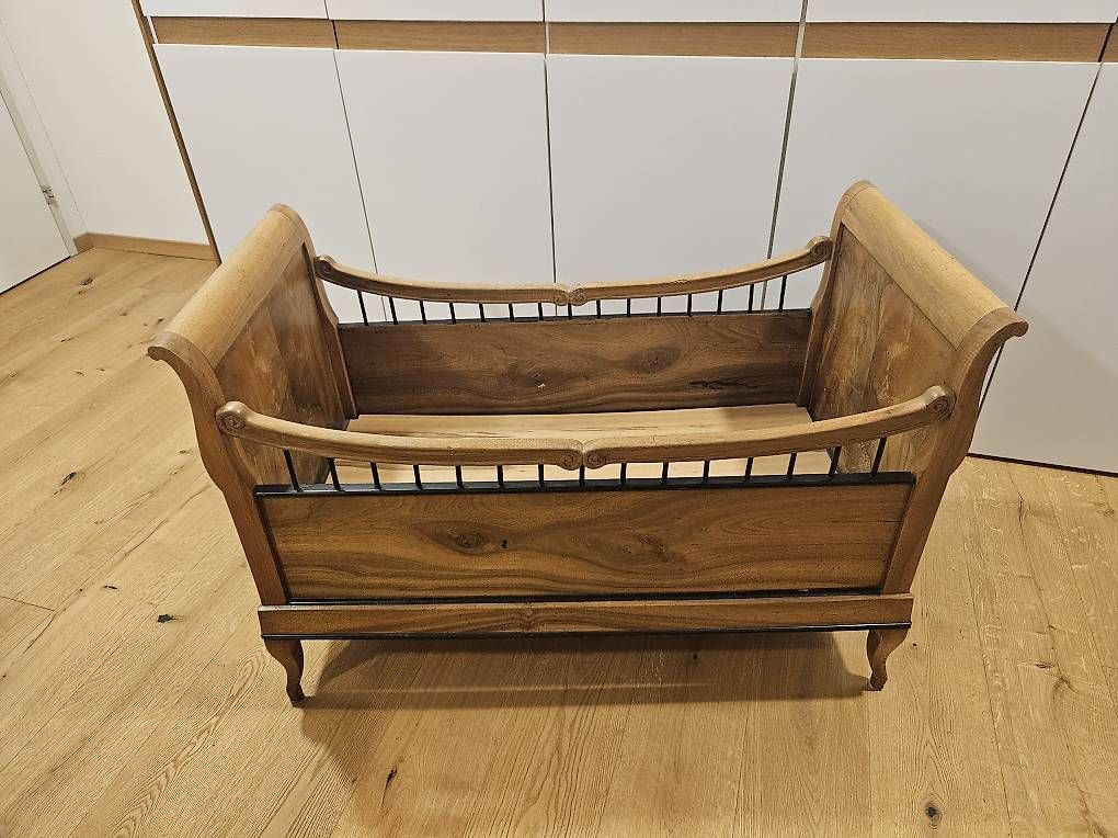 Lits: Wunderschönes antikes Babybett – D'occasion à Götighofen par nanita85 1