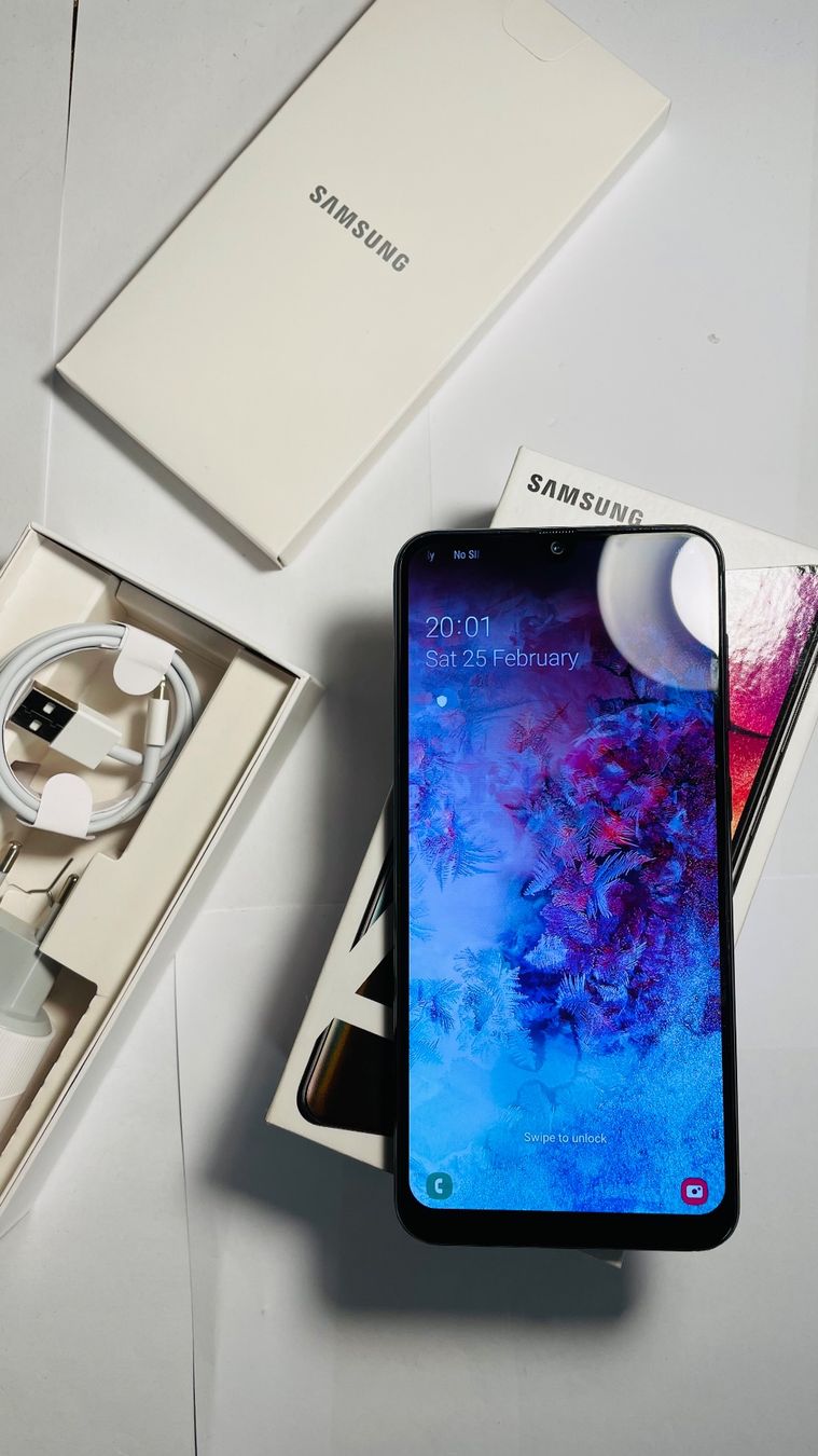 Samsung Telefoni cellulari / Smartphones: Samsung A50 / 128GB – Usato da Luzern venduto da Waince786 1