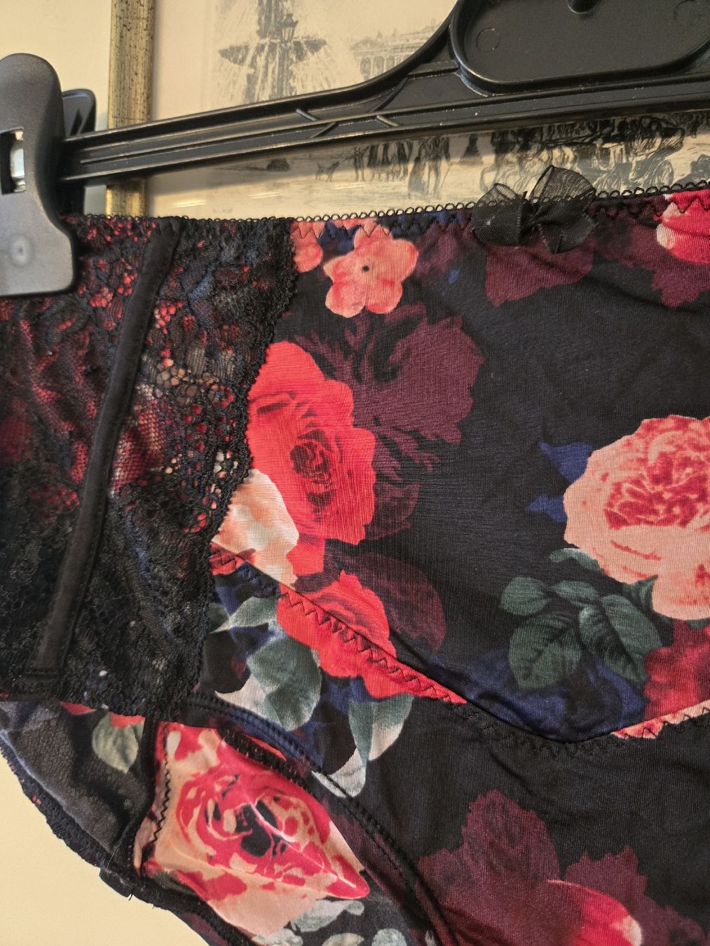 Altra biancheria intima: Panty mit Rose und Spitze, Grösse 42 – Usato da Dübendorf venduto da Timulka 1