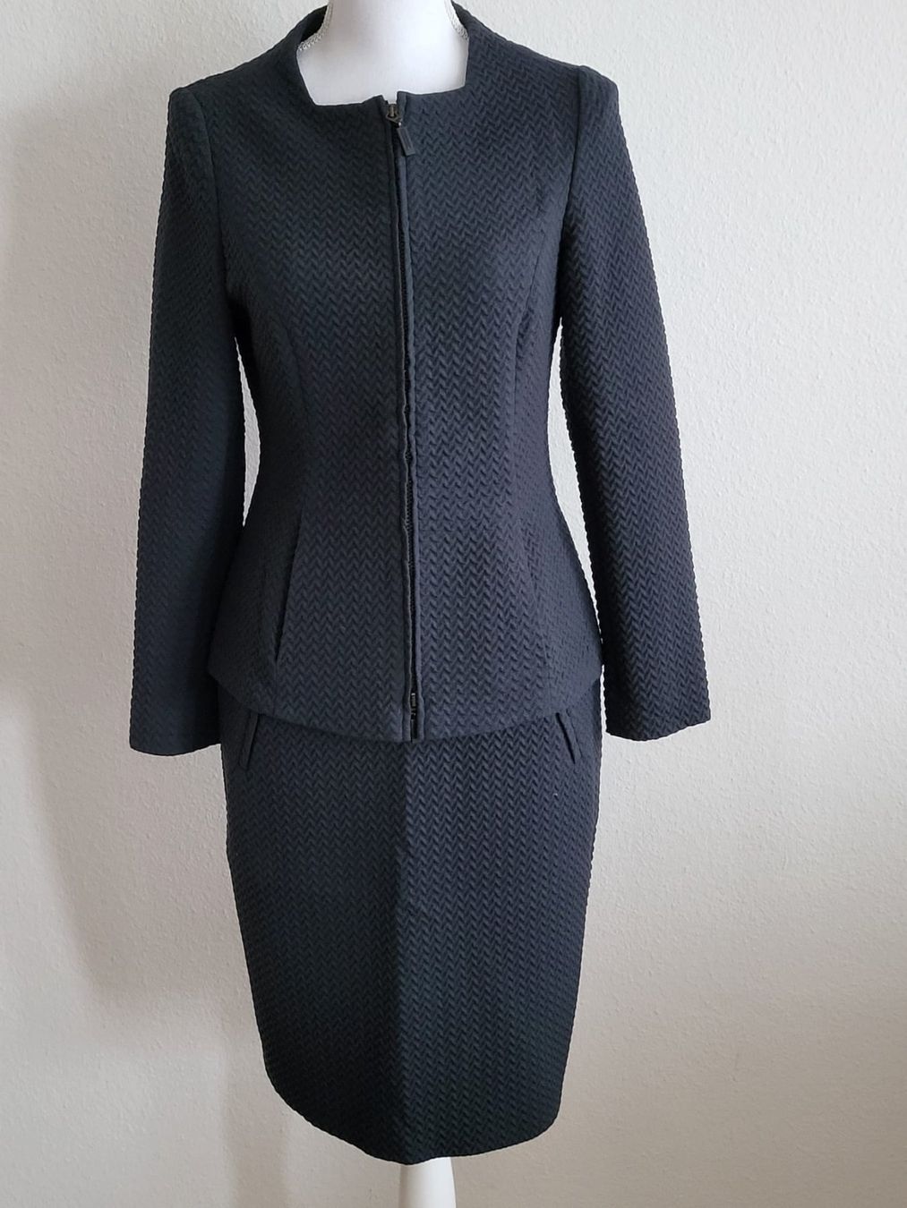 Completi & Tailleur: Schicker, zeitloser schwarzer Damenanzug Gr. 36 - top! – Nuovo (secondo la descrizione) da Buchs AG venduto da Bela11 1